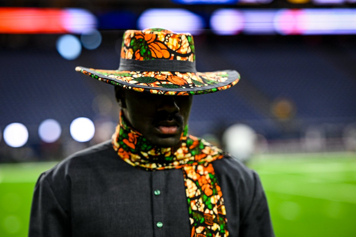 Jeremiah outdoes himself every week 😲

Senegalese tailor MamMatty Sy got <a href="/j_owuu/">JOK</a> right for today