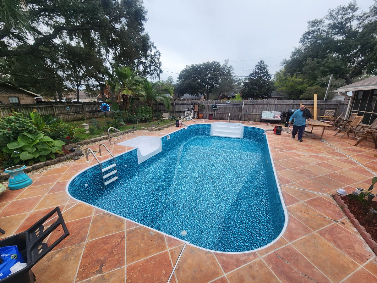 TaraPoolLife's tweet photo. Enchanting transformations! Bill's Pools LLC has worked their magic, bringing this pool back to life. Our Enchanted liner is stunning and looks like real tile. Find more images on our Pinterest: https://t.co/HXDrRNCLfh https://t.co/3W3Pd3Lr7l