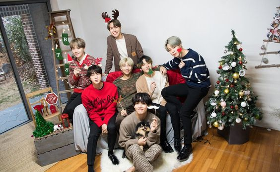 JJKPHILIPPINES's tweet photo. Merry Christmas, BTS &amp; ARMY! 💜 https://t.co/2h4jhVQL9e