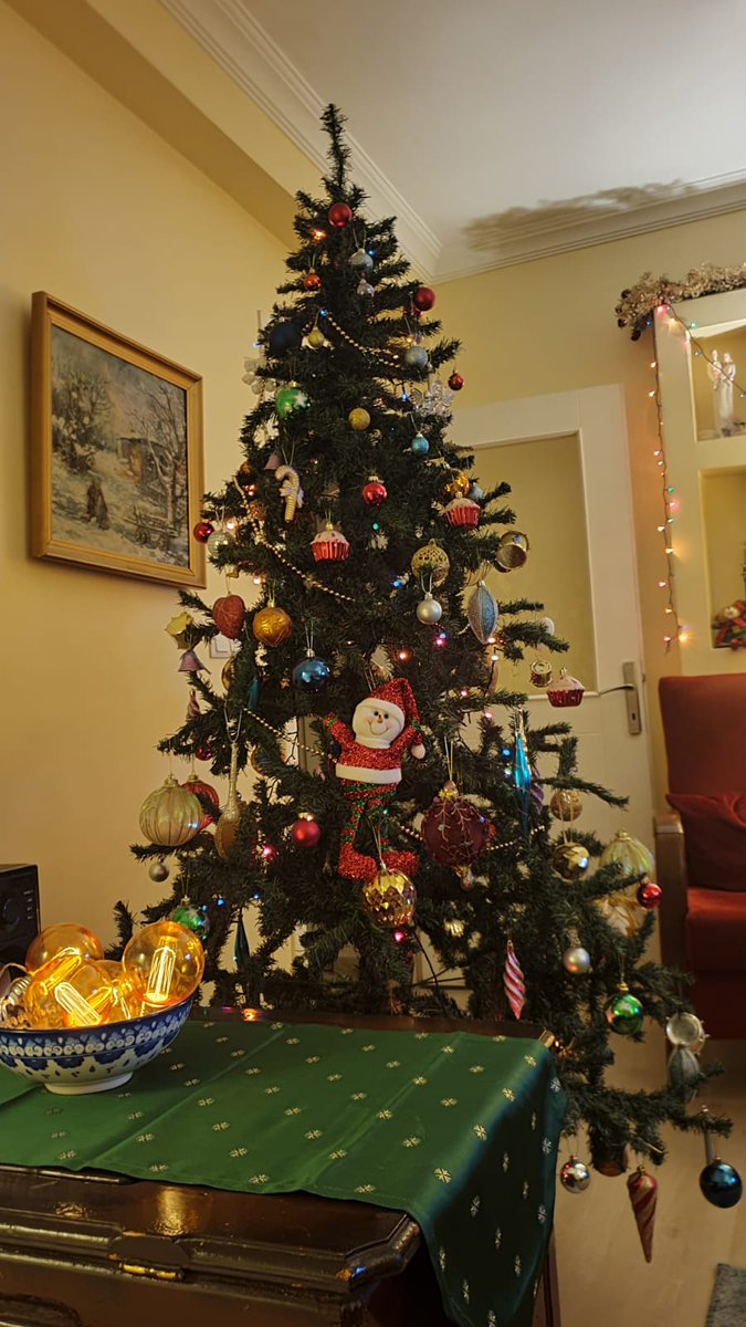 alitez's tweet photo. Noel, yılbaşı, Şeker Bayramı falan ne bulursanız kutlayın. Sizi mutlu edecek, kendinizi iyi hissettirecek her etkinlik sizin hakkınız. İsterseniz Odin'in şerefine için, isterseniz Hindu tapınağında çan çalın; keyif ve hayat sizin. https://t.co/oTrujp5C7D