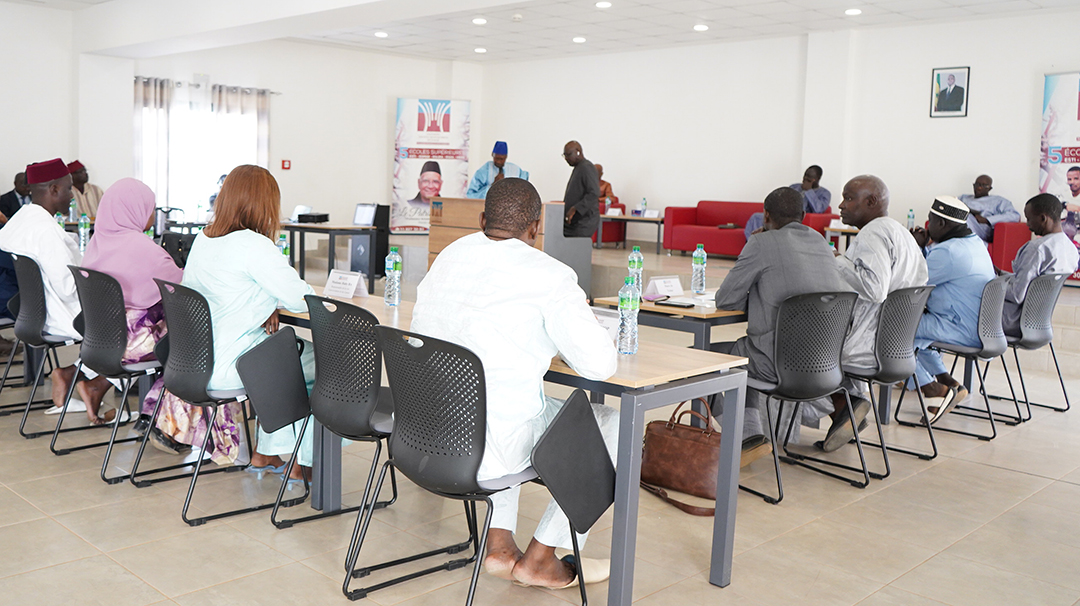 MahtarMbow's tweet photo. ers une collaboration gagnant-gagnant : L'UAM ET LES COLLECTIVITES LOCALES ENVIRONNANTES UNISSENT LEURS FORCES
Suite : https://t.co/m1R8GARvPQ
#assurancequalite #MESRI #UAM #Universités #kebetu #crous #infoetudiant #campussocial #étudiants #Rufique #Yenne #Sangalkam #Bargny https://t.co/u0ZLmAFGfp