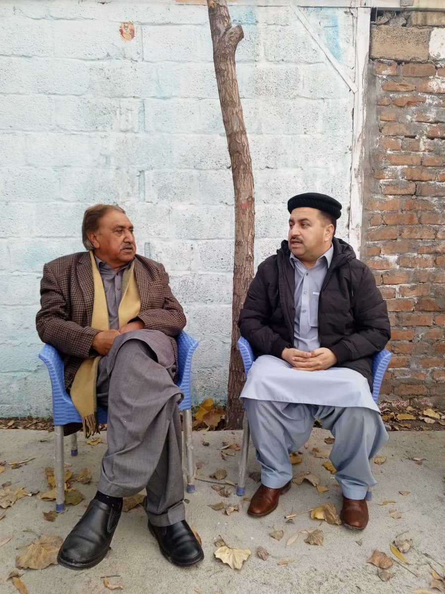 QWP_PK's tweet photo. قومی وطن پارٹی کے چئیرمین شیر بہادر ذادہ خان نے  آج حیات آباد میں اے این  پی تحصیل بابو زئی کی سابق ایڈیشنل جنرل سیکرٹری  وی سی شاہدرہ کے جنرل کونسلر نور خان سے ملاقات، 
پارٹی میں شمولیت کی دعوت ، آنے والے جنرل الیکشن ، علاقائی مسائل اور دیگر امور پر گفتگو
#QWP #QwpIsFuture #Vote4QWP