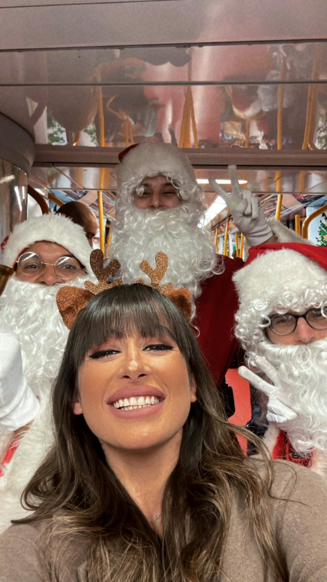 ornella_wolf's tweet photo. @metro_madrid 
Gracias por regalar ilusión a los pasajeros de madrid! https://t.co/vrLIof3jby