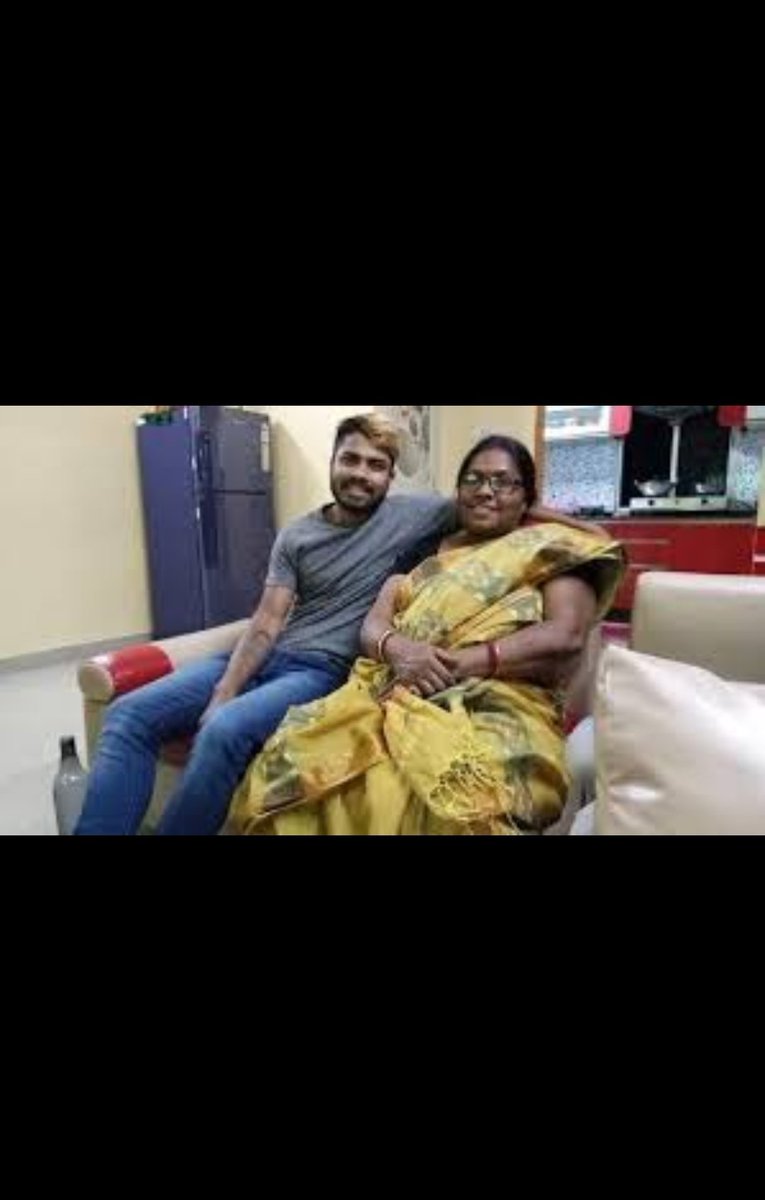 SUSHANT66366812's tweet photo. Aunty Gets the revenge.
This Win is for you Aunty 😍😍😍
#KBFC #keralablaster #HalaBlasters
Fuck you @rostyn8 never insult somebody mother. https://t.co/3TCqQOvMmC