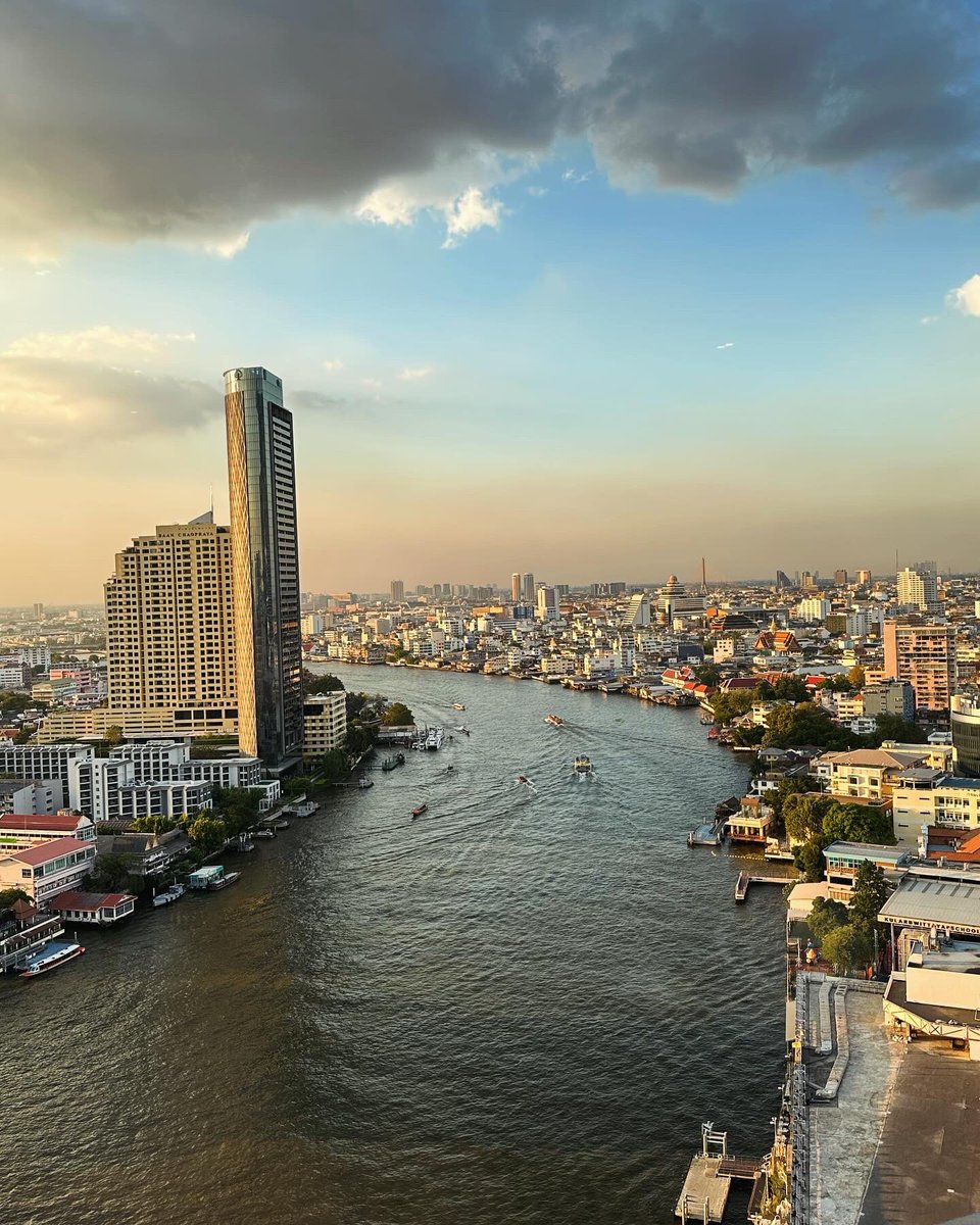 SahranisWorld's tweet image. Merry Christmas from Thailand 🇹🇭 watch my travels at: twitch.tv/sahranisworld #twitch #thailand #travelblogger