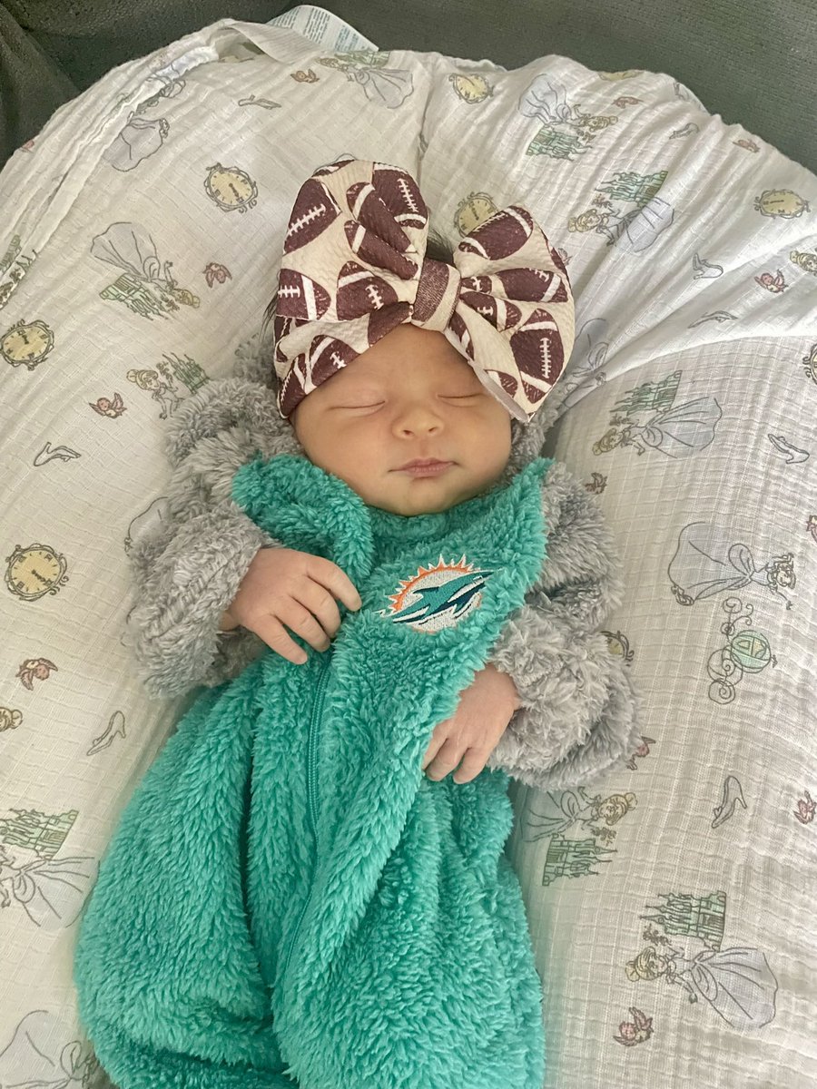 MMocega15's tweet photo. @Kroft86 From one week to another!! Phinsup!!! 🐬🏈 https://t.co/GvYmt4igmv
