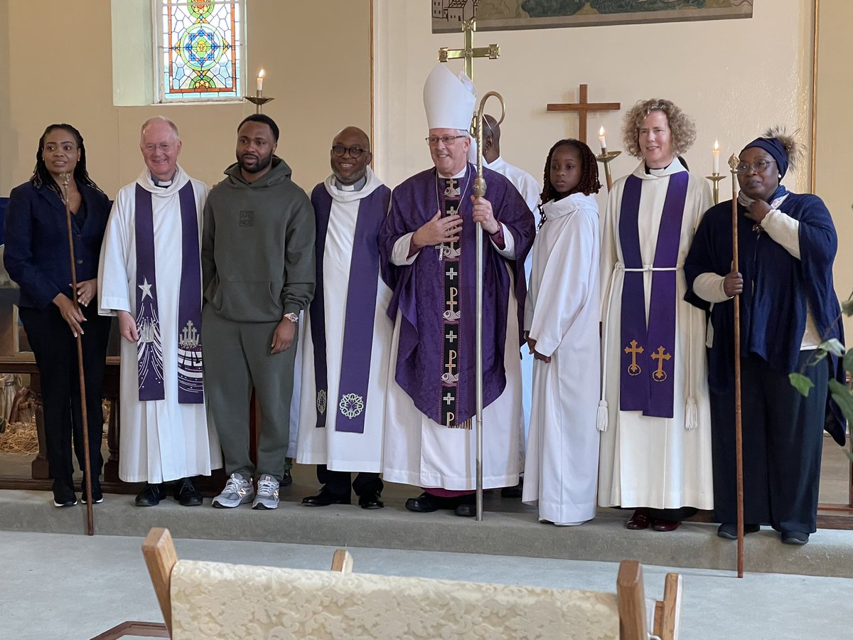 Cllrjfahy's tweet photo. Moving service at St Nicholas Church ,Kidbrooke this morning celebrating the Licensing of The Revd Adetola Omobolaji . Joined his Worship the Mayor of Greenwich @DominicMbangs and @NorthSeaMermaid and a large congregation. https://t.co/sb0VDSWt3c