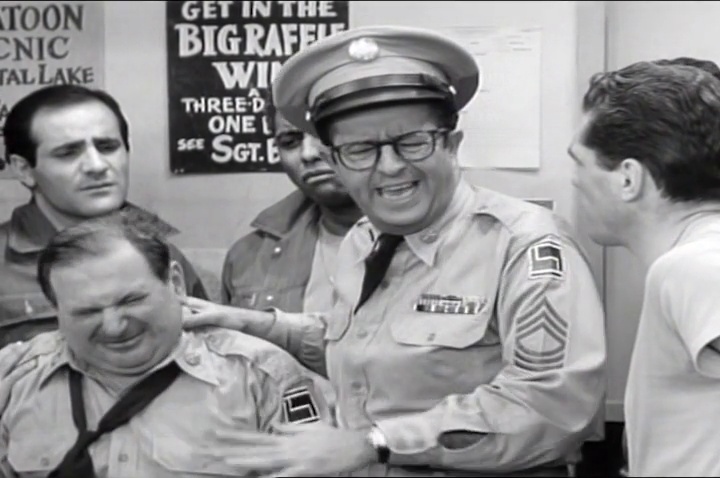 RandCaps's tweet image. .

Doberman loses $500 windfall in poker game, but Bilko gets it back. Doberman then loses it again by buying hotel from con man. #conmen #poker #SilversSunday 11am.  #nocontext #bilko (From The Phil Silvers Show, Ep: "The Con Men," (Tue, May  1, 1956))