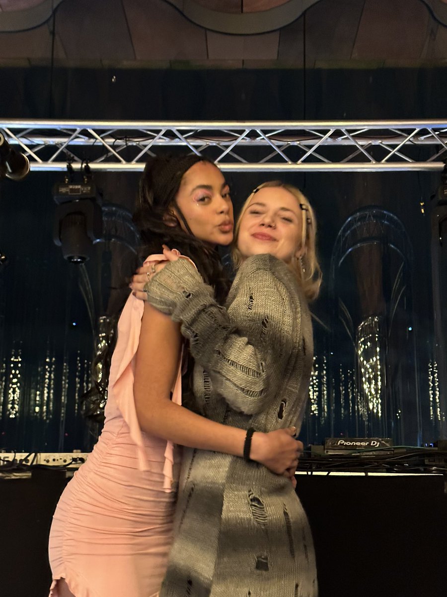 zukmadiq's tweet photo. Nell appreciation post parttt 2!!!!!⭐️ https://t.co/dZsfakNXUT