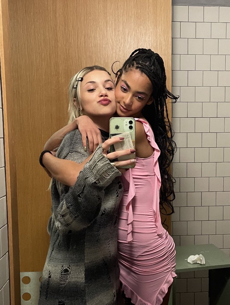 zukmadiq's tweet photo. Nell appreciation post parttt 2!!!!!⭐️ https://t.co/dZsfakNXUT