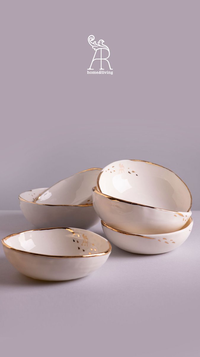 Povodom 20 godina od izlaska pesme “Kao so u moru”, odlucila sam da pokrenem svoj brend “ARhome&amp;living”. U prodaji je limitirana edicija prozirnog Mont blanc porcelana ukrasenog tecnim zlatom. U pitanju je rucni rad a svaki komad je unikatan. Sve info na aleksandraradovic.com❤️