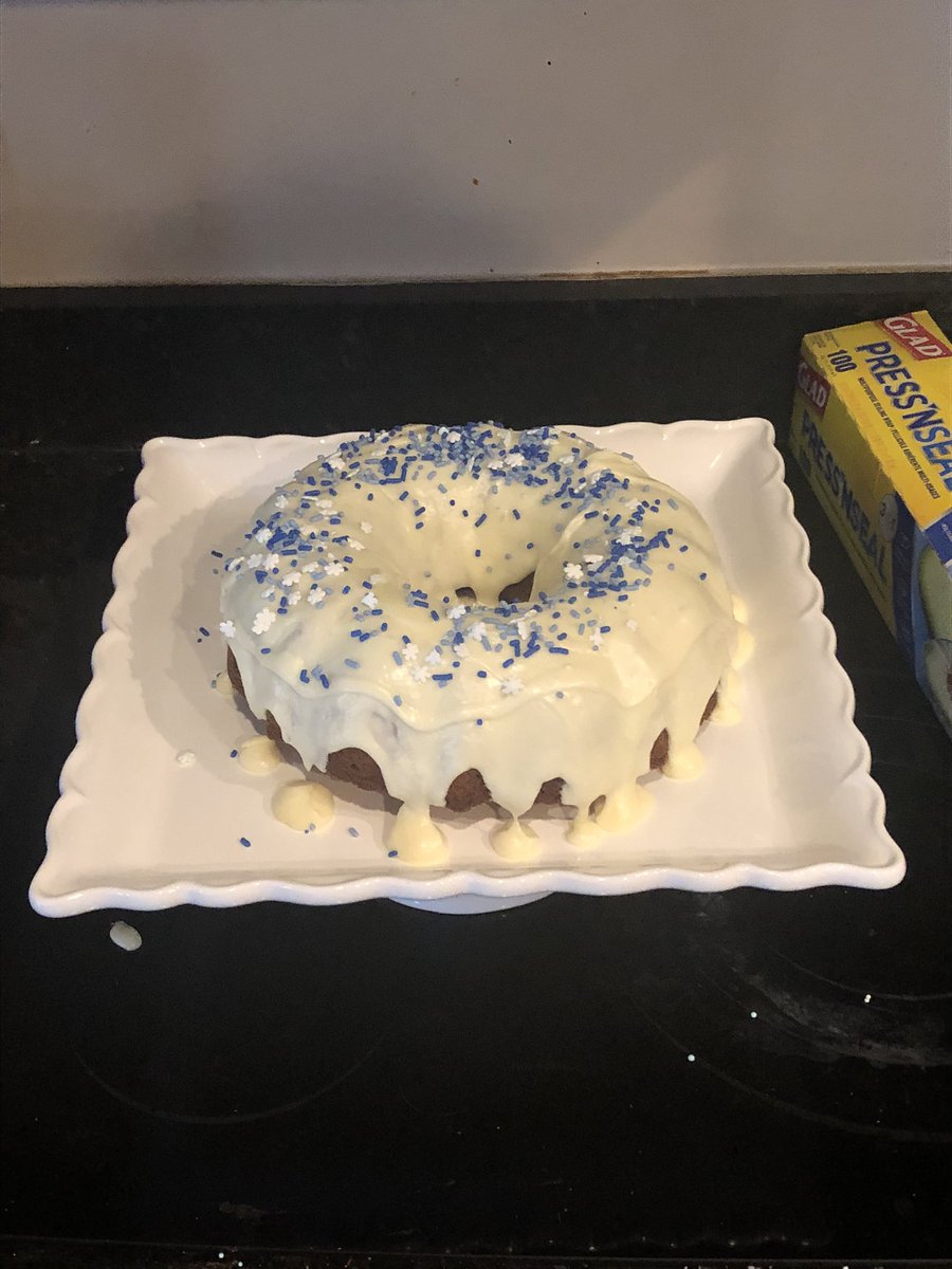 dotCom243's tweet image. I baked a cake!! Who wants some?