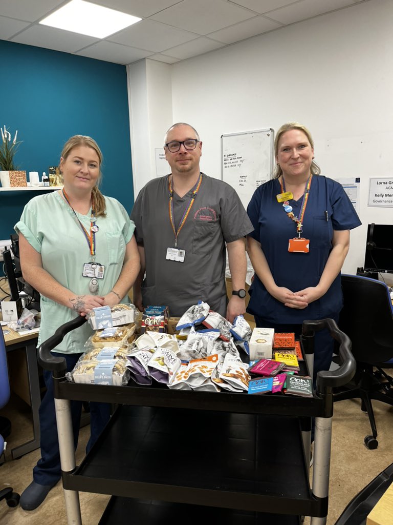 emma redfern (@emmaredfern5) on Twitter photo Thank you to <a href="/aboveandbeyond/">Above & Beyond</a> @uhbw for the amazing hampers for the staff today. Greatly appreciated Thank you to <a href="/aboveandbeyond/">Above & Beyond</a> @uhbw for the amazing hampers for the staff today. Greatly appreciated