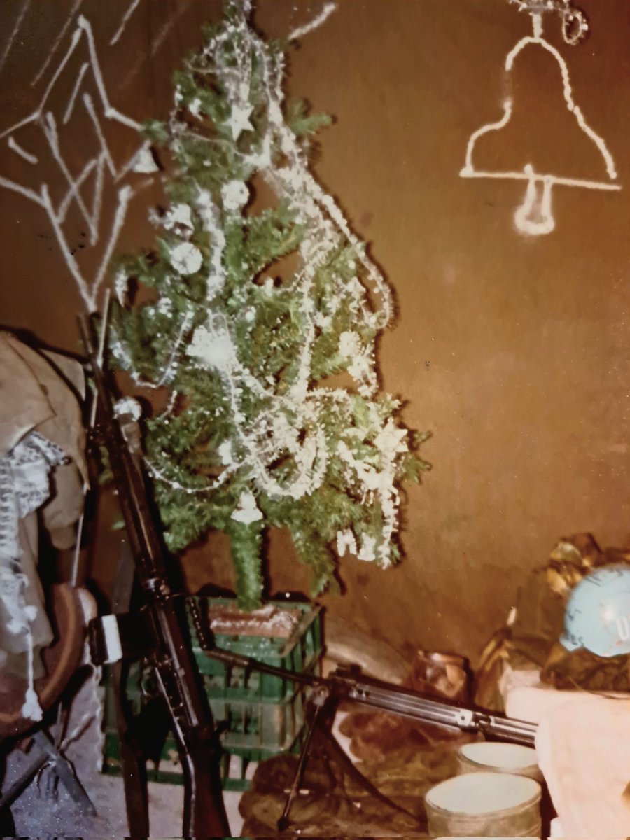 KeesTingeling's tweet image. Kerstavond op post 7-14B #Libanon #Unifil #Dutchbat /1979
