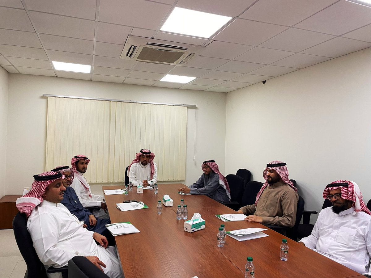 alkairiah's tweet photo. عقد مجلس إدارة #جمعية_العيينة_الخيرية اجتماعه الثامن بدورته الرابعة مساء اليوم الاحد، برئاسة الاستاذ خالد بن ناصر الشعيفي.
وناقش المجلس المواضيع المدرجه بجدول الأعمال ، واطلع على اعمال الجمعية خلال الفترة الماضية والخطة التشغيلية للعام القادم 2024م.
#العيينة
#بدعمكم_نستمر https://t.co/fD1ooGJ1iS