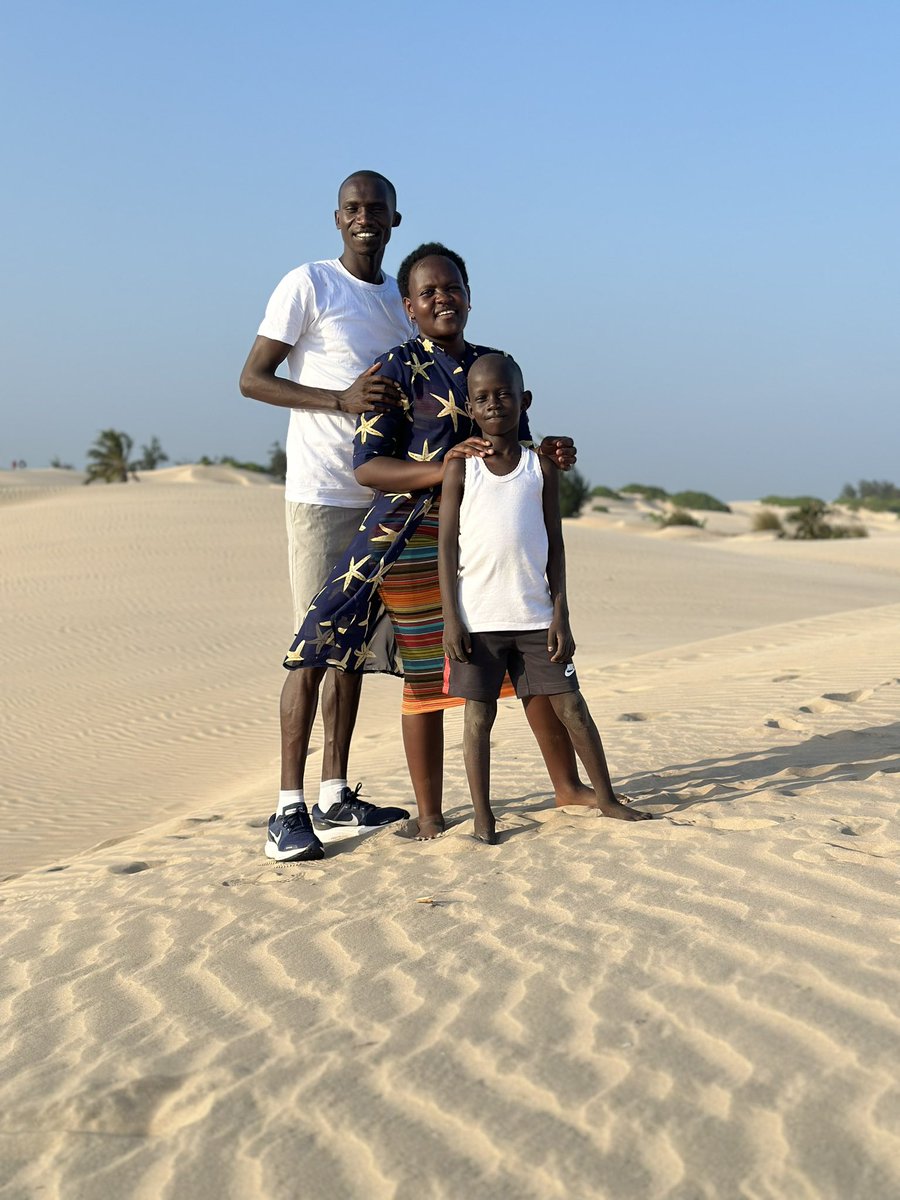 joshuacheptege1's tweet photo. Merry Christmas 🎄 from the Cheptegei family to you all.
Thank you for your great support in a most turbulent year.

We pray 🙏🏾 and hope for a great 2024 to us all.
🦍 https://t.co/NeeTGhCRFP