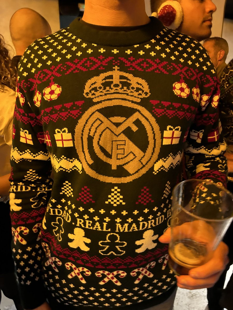 Madridismoreal's tweet photo. El jersey perfecto no existe: 

- El jersey: 🤍 https://t.co/h8yBfeKlEn