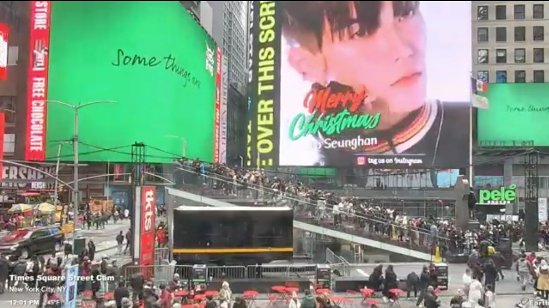SEUNGHANTL's tweet photo. Merry Christmas 🎄🧡!

Seunghan Appeared on New York Times Square Today As it's Christmas and We all Know how much hani loves Christmas i hope he is seeing all this love, 홍승한 사랑해요 자기야 메리 크리스 마스!! Thank you so much @jjinsa_ For Your efforts and amazing project. https://t.co/hmt5CWSSDo