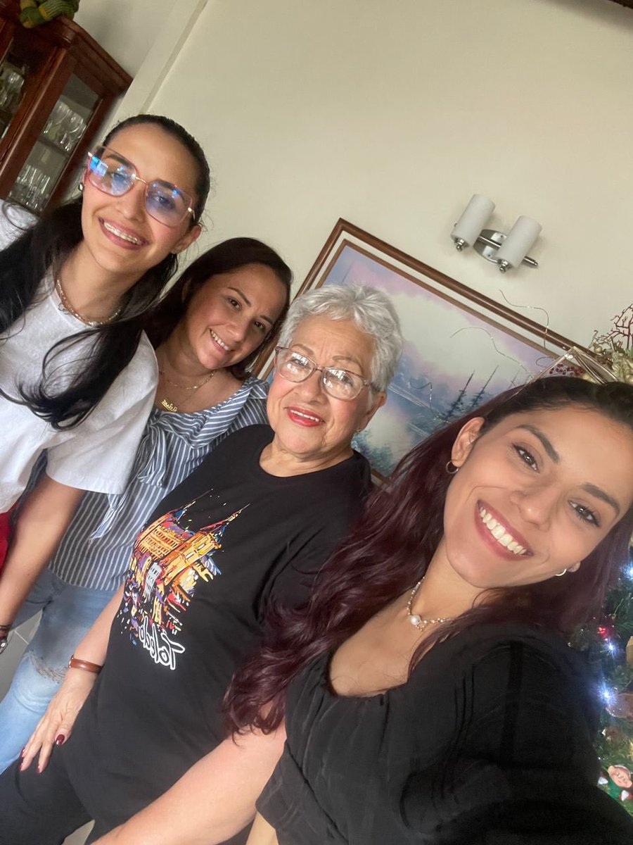 EN <a href="/vecchiopasta/">Vecchio Pasta</a> nos descubrimos todos los días, por eso decidimos que a partir de hoy y hasta que tengamos sedes en Jupiter y Marte LOS CUMPLEAÑEROS NO PAGAN SU COMIDA, pueden ser lobos solitarios o la TATA MELBA que fue con su hija y sus nietas a celebrar su cumple 74