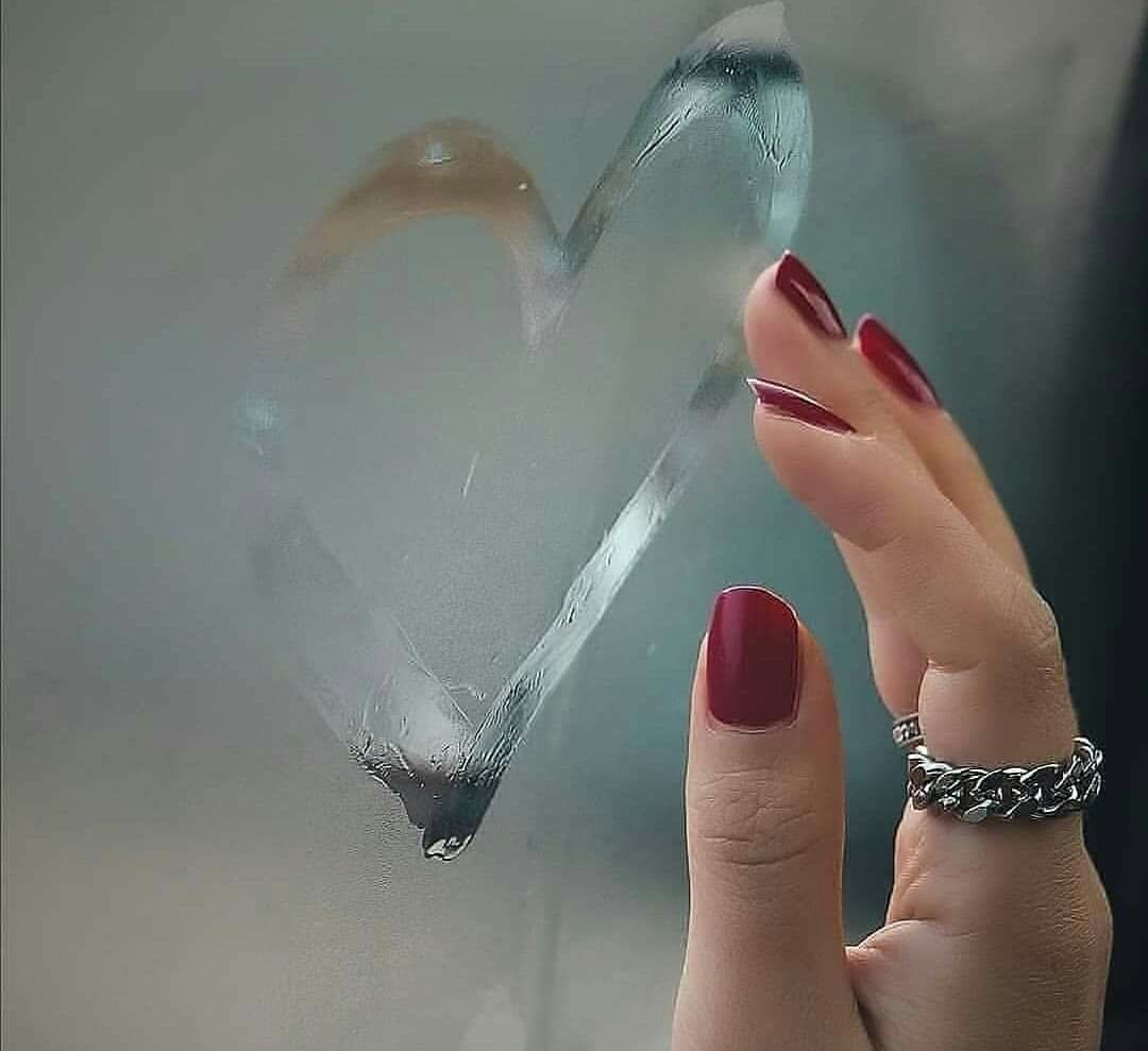 أمنيات  كثيرة 
ولا أريد منها سوى السّعادة والسلام لي ولكم