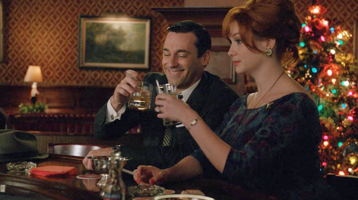 madmenpics's tweet photo. Merry Christmas Eve 🥂 https://t.co/kBz5gjJ0XH