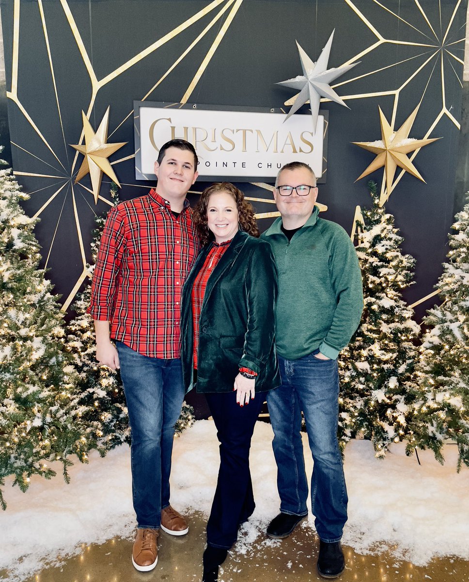 megangist's tweet photo. Our favorite Christmas tradition…Candlelight Christmas Eve service at @LPConnect! From Manger to Majesty! ⭐️ #lpchristmas https://t.co/3P2zJGPVBV