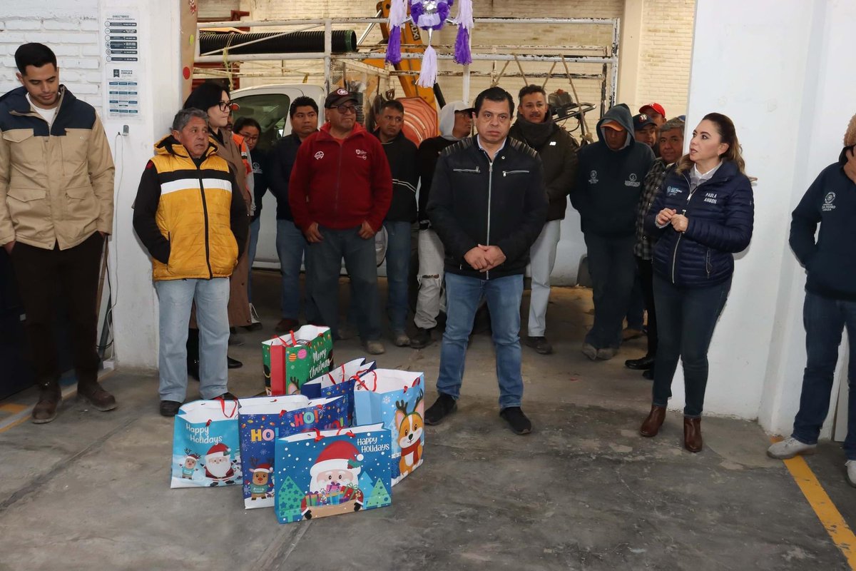 Reconozco la gran labor de mis compañeras y compañeros de <a href="/Sosapach/">Sosapach</a>, quienes diariamente hacen posible el que podamos contar con suministro de agua, en #SanPedroCholula.

Agradezco como siempre su esfuerzo y dedicación, por ello celebro el que podamos convivir, aunque sea un