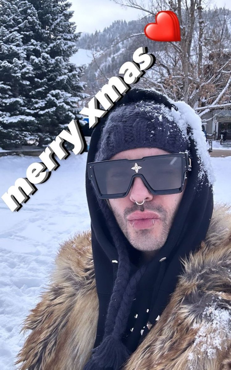 drugstorevnm's tweet photo. THE HAT ... GUYS.... https://t.co/Oigl2LsLHQ