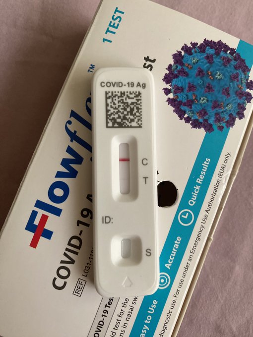 I feel fine but I took a rapid test right before leaving to go see my family just to be sure and 🥲 https://t