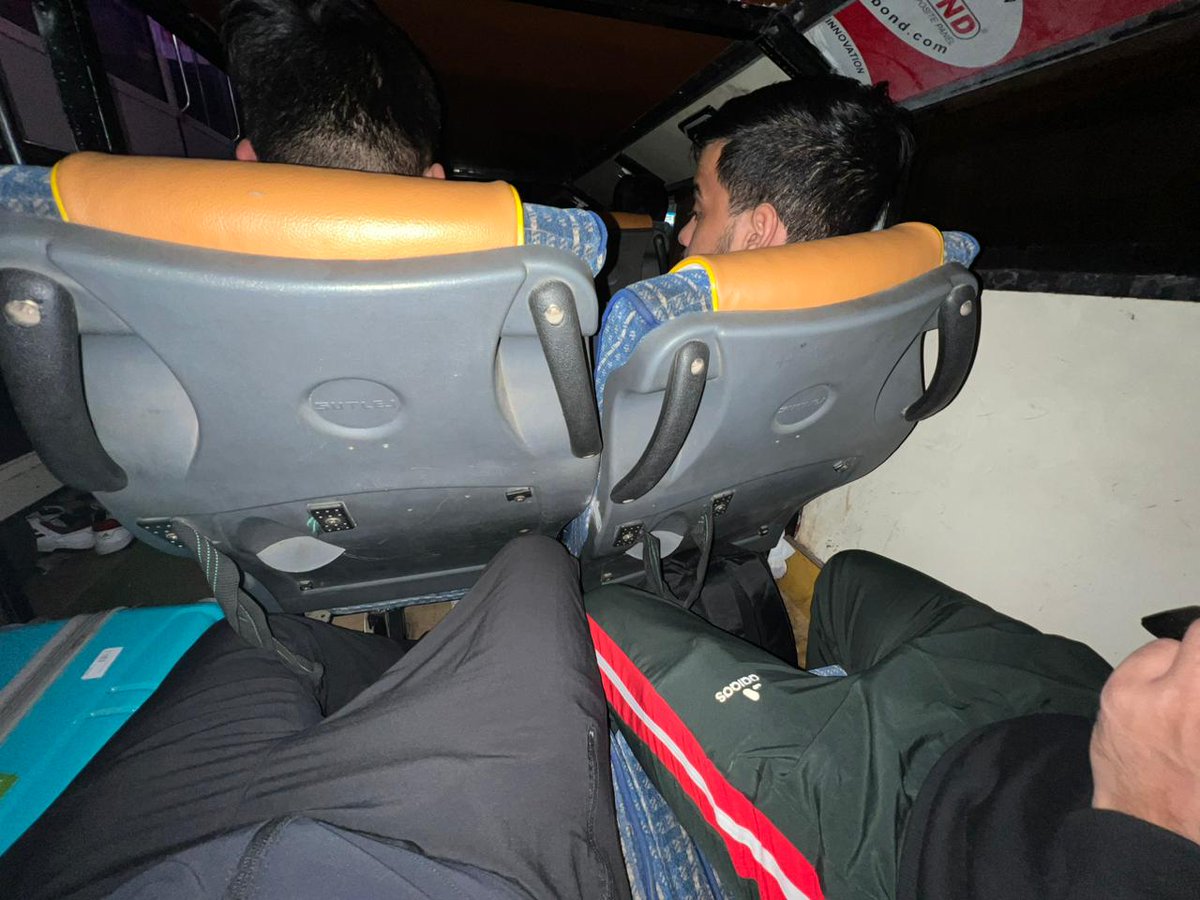 Jaat_MaanShab's tweet photo. @zingbus Day before yesterday I had booked a zingbus from Delhi to Jaipur. 
The bus conditions was pathetic. Seats were brokend and there was no space in boot for Luggage. One of the worst experience ever and the Price was also too much. 
@MinistryOfTour @kishanreddybjp https://t.co/H1INPSdc8O