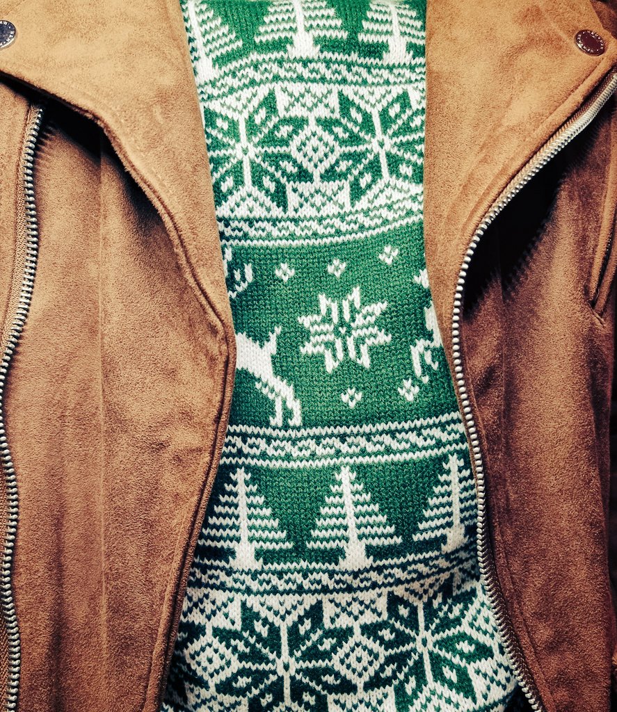 BlowUp_18's tweet image. Joyeux réveillon de Noël à tous ! 🎄🎁🎉
#facereveal #pulldenoel #photomochemalcadré