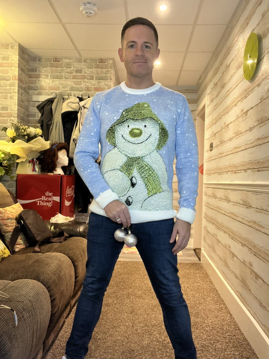 My china <a href="/meetthemacs/">Johnny Mac</a> nominated me to #checkyerbawalls for <a href="/CahonasScotland/">Cahonas Scotland</a> a great cause. I nominate @rebamartell <a href="/GlasgowJester/">Jack Jester</a>  &amp; <a href="/kevlechef/">Kevin</a>