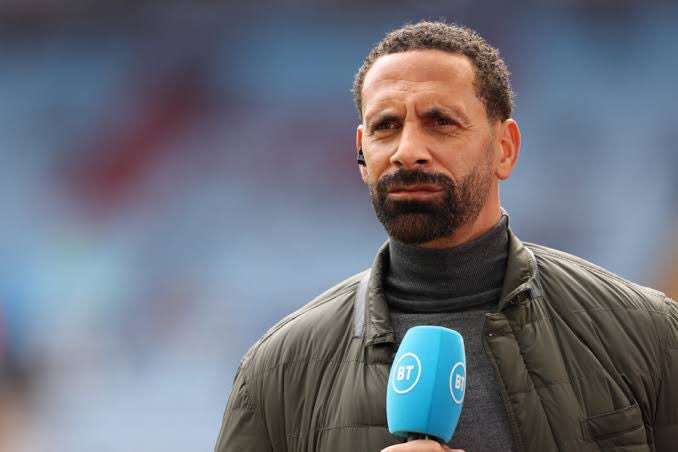 Rio Ferdinand: “Hafta boyunca herkes Fenerbahçe-Galatasaray derbisini izlemem gerektiğini söyledi. Malesef 90 dakika izledim, kapıda duran ayakkabılarımı izlesem daha fazla keyif alırdım.”