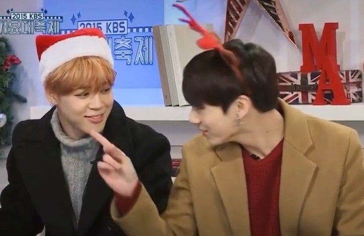 hourly jikook 🐥♥︎🐰 tweet media