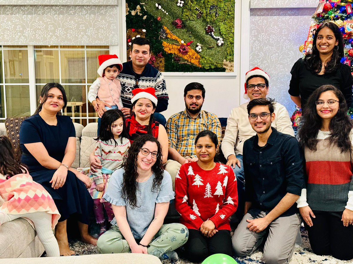 jadiya_pooja's tweet photo. Jadiya and Tomar Lab Holiday Party! 🎉✨ #LabParty #HolidayCheer https://t.co/2nKyGy9WgY