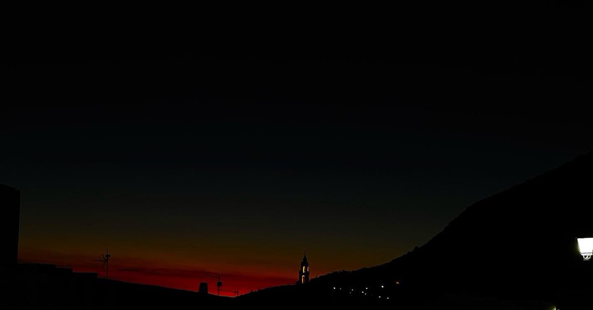 MScheherezade93's tweet image. #Atardeceresdediciembre🎄❄️⛄️🪵 #atardeceresqueenamoran♥ #23december2023🎄🧑‍🎄🎁🎉