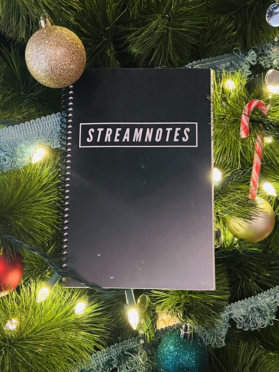 StreamNotesGG's tweet photo. MERRY CHRISTMAS #STREAMERS
Hope you all have a wonderful holiday! 

(As for the scuffs, I literally use this one everyday on stream lol I really need a new model for pics 😂) https://t.co/9EPupsF2nO