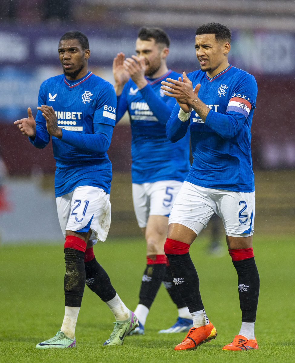 3 points , Merry Christmas Rangers Family💙🎄