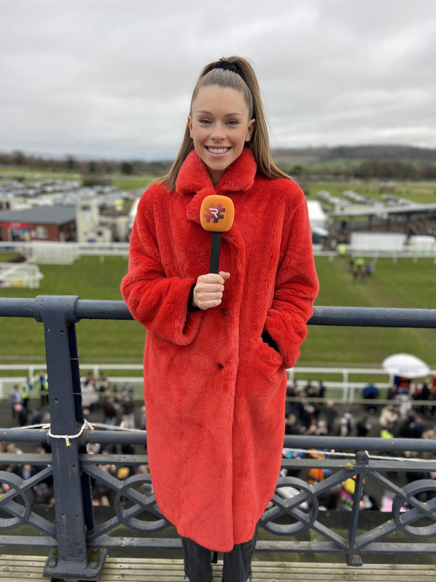 Raceday_RTV's tweet image. King George 🐎

We will see you on Boxing Day at @kemptonparkrace 

Where Frankie &amp;amp; Ella will be roaming with the Orange Mic 🎤 

Have a wonderful Christmas everyone 

@FrankieFoster3_ | @EllaMcNeill__ 

@RacingTV 

#Raceday