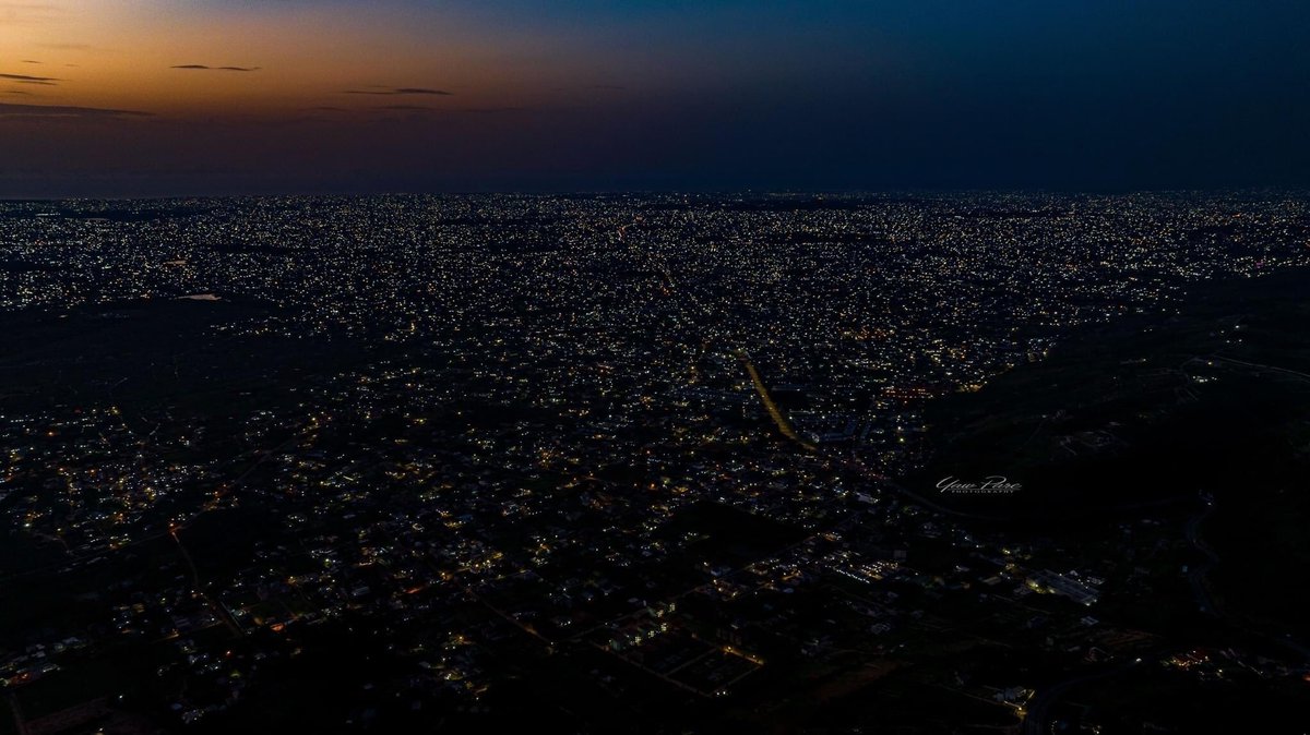 yawparephoto's tweet photo. Sunrise views of Accra from the Aburi hills.
#accrabynight #aburi #peduase #beautifulghana #excitingviews https://t.co/UL9ChJSwiS