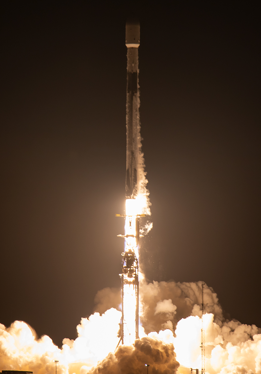 SpaceX's tweet photo. Falcon 9 launches the @ohb_se SARah-2 mission from California https://t.co/Kspi1Of5H4