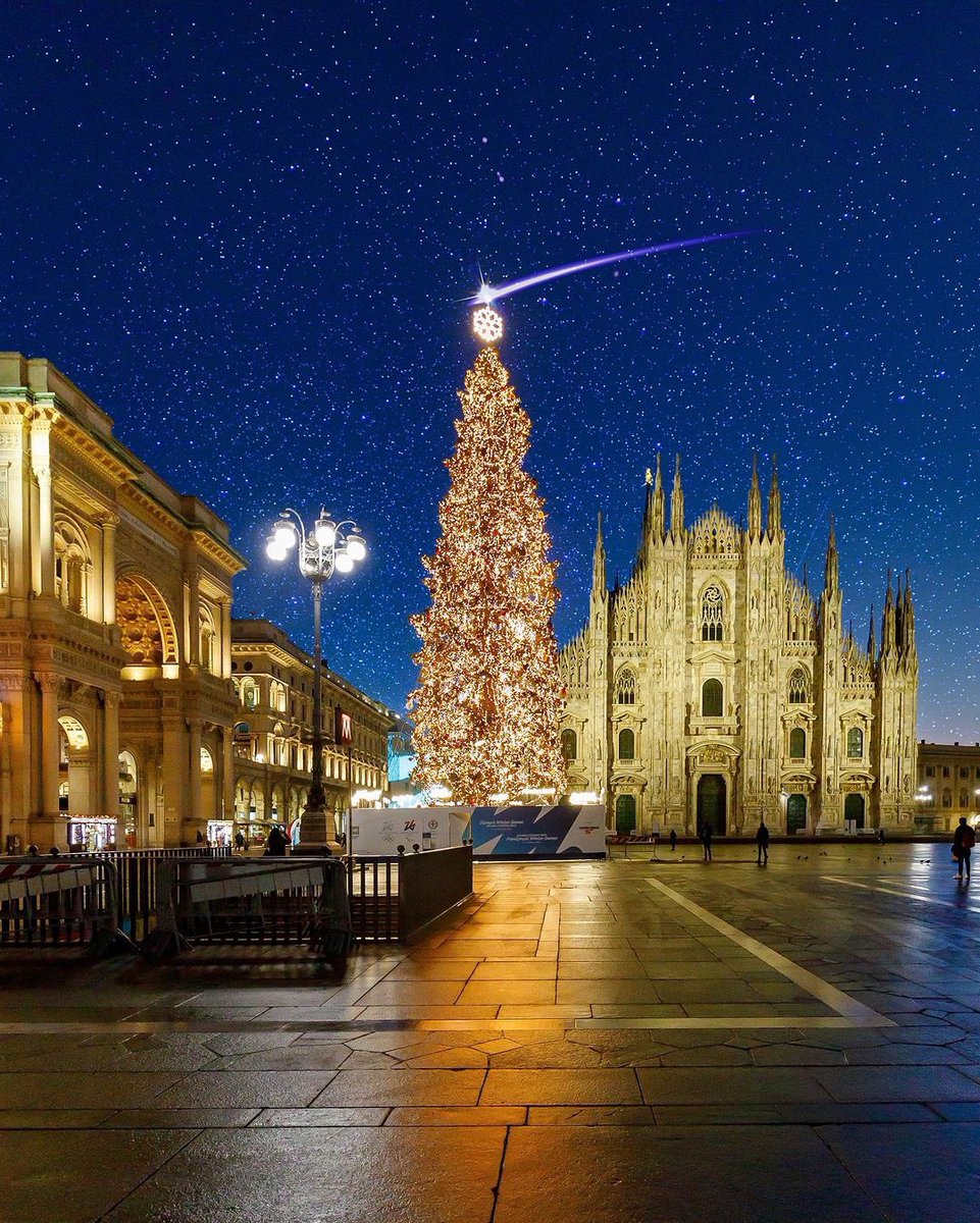 Buone feste da Eventi Milano. 
.
.

#milano #milanogram #milano🇮🇹 #milanocity #milanodavedere #yesmilano #visitmilan #eventimilano #milanoeventi #instamilano #milanocityitalia #milanotoday #yesmilano #vivimilano #milanogram #volgomilano #milanodascoprire #igmilano #igersmilano…