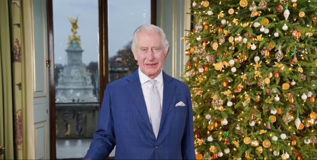 silvianili's tweet photo. 🤬💰 #Charles inherited £650m tax-free, gets £350m annually from #taxpayers, and has an untaxed £22bn estate. And now he wants a 45% pay rise? 😡📈 Enough is enough! It's time to cut the royal excess and rethink the monarchy's relevance. #PayFairness #AbolishTheMonarchy 👑🚫💸 https://t.co/bUKikIuyw3