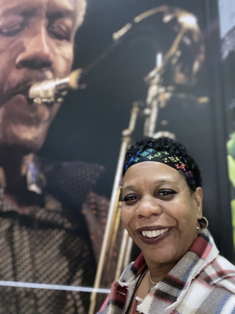 Want to say Merry Christmas &amp; Happy Holidays to each &amp; everyone.. Blessings to all❤️💋🙏🎁✌🏾