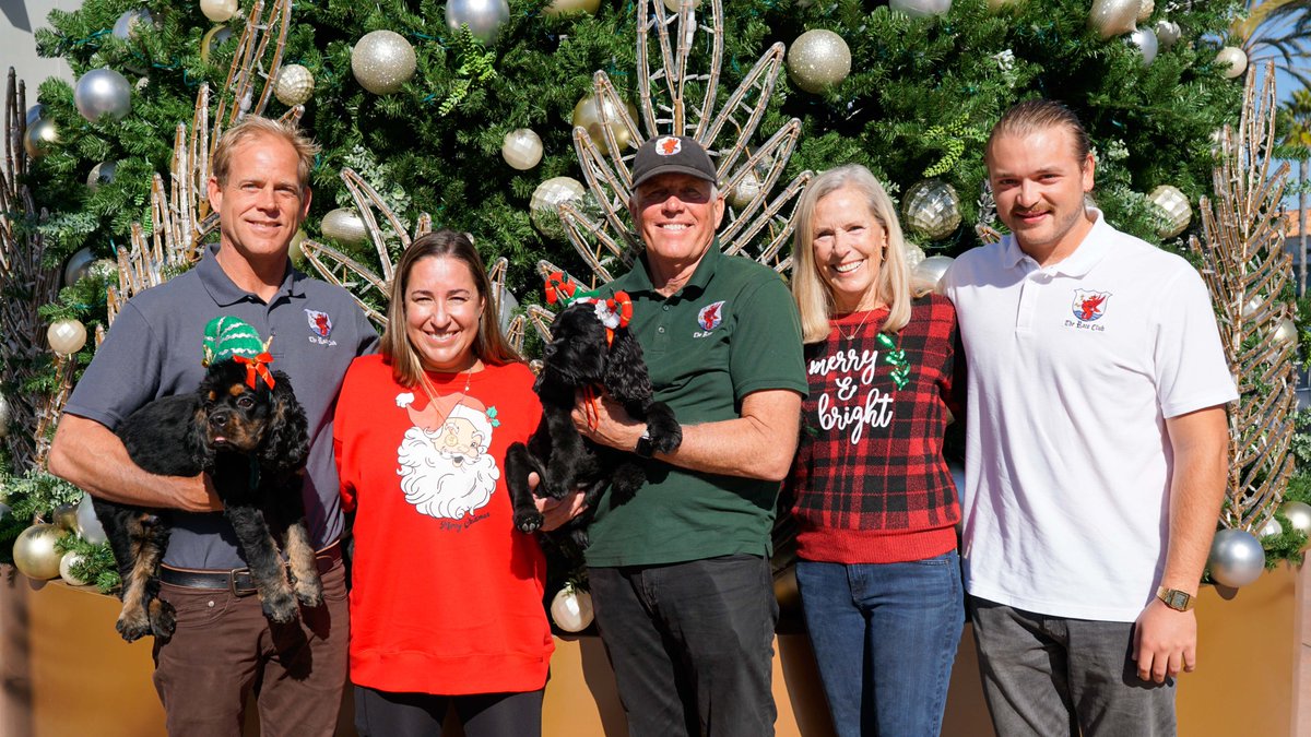 Merry Christmas Eve from the Race Club! (left Richard, Cash, Macon, Rosie, Gary Sr, Mary and Nolan).  Thank you for supporting us and allowing us to do what we love!

#swimfamily #theraceclub #merrychristmas #happyholidays