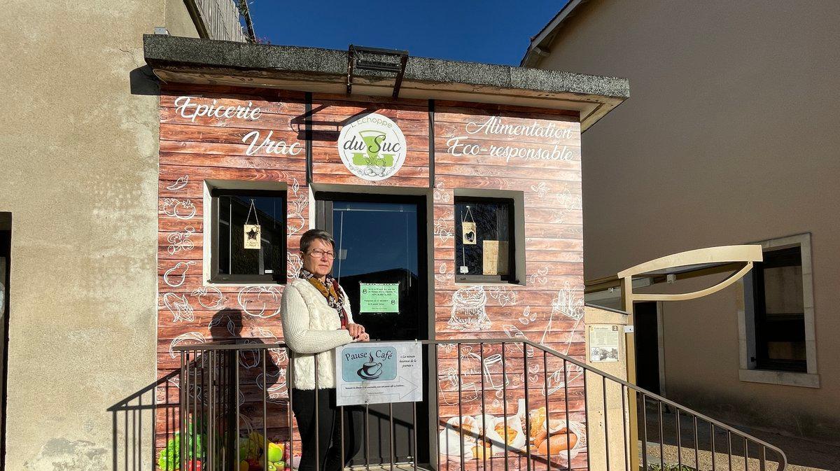 Depuis 2021, Martine Luconi s’est reconvertie en ouvrant une épicerie associative où elle privilégie les produits locaux et bio. Le seul commerce de Combas est aussi un lieu de lien social et de convivialité. objectifgard.com/gard/combas-le…