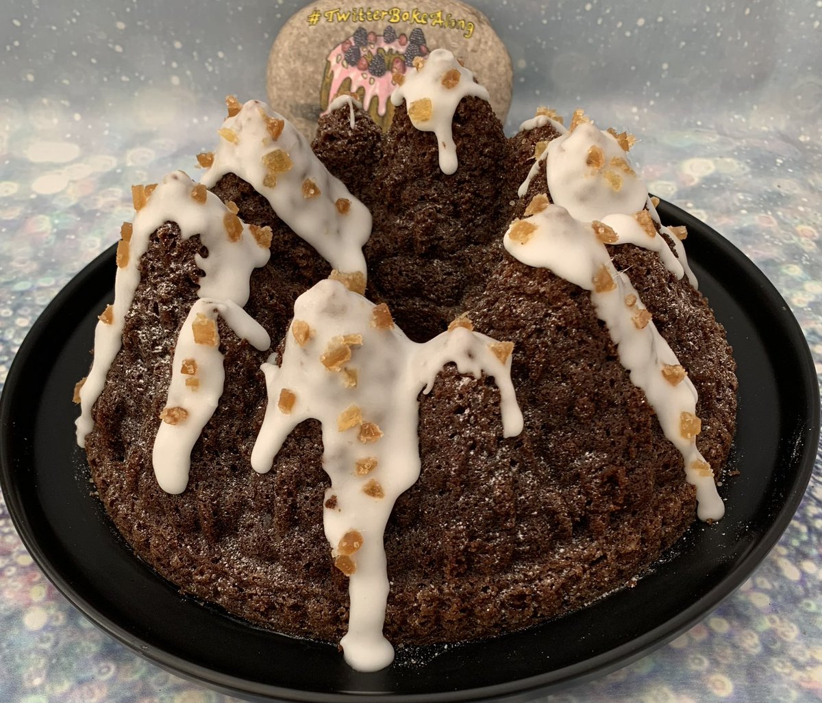 Rob_C_Allen's tweet image. And if you’ve still got room for cake tomorrow, there’s a Ginger #Bundt and/or a dozen mini Christmas cakes, with marzipan fruits 🍊 🍋 🍏 🤔 can I sit down now #TwitterBakeAlong #FestiveBakes