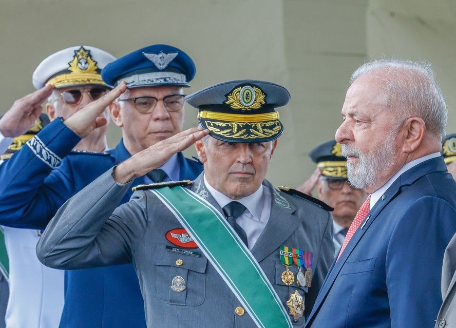 "Na sexta-feira, Lula disse que a maior conquista do ano foi 'fazer o Brasil voltar à normalidade'. Difícil discordar. Desde janeiro, o país tem uma ministra da Saúde que acredita na vacina, um ministro da Educação que conhece o idioma e um ministro das Relações Exteriores que