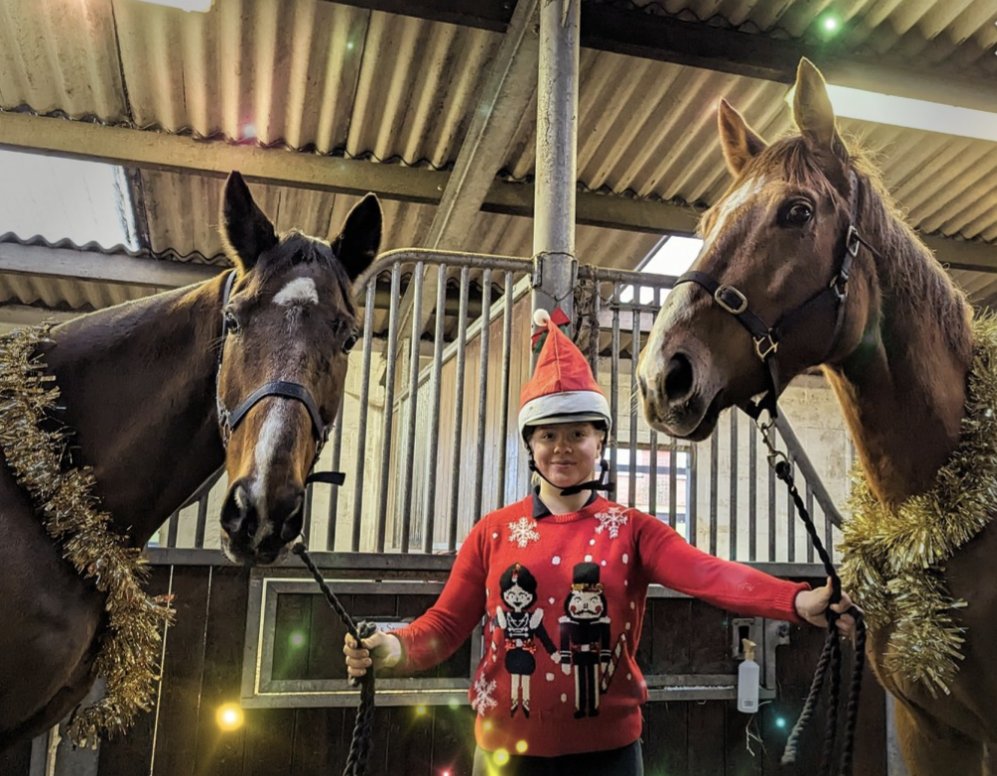 JessWestwood's tweet image. Happy Christmas from us all at Molland Ridge Stud. So lucky to have such a great team to look after the horses over Christmas. #TopTeam #MollandRidgeStud #HappyHorses #HappyChristmas