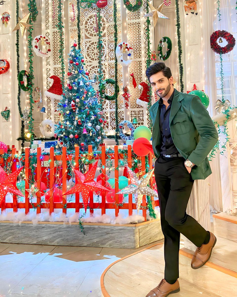 Merry Christmas 🌲

#ShehzadaDhami #ArmaanPoddar 
#Yrkkh4 #Yrkkh #YehRishtaKyaKhelataHai